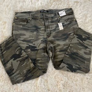 Express woman camouflage pants